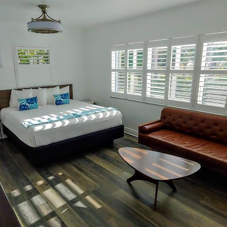 Tahitian Beach Resort Treasure Island Bagian luar foto