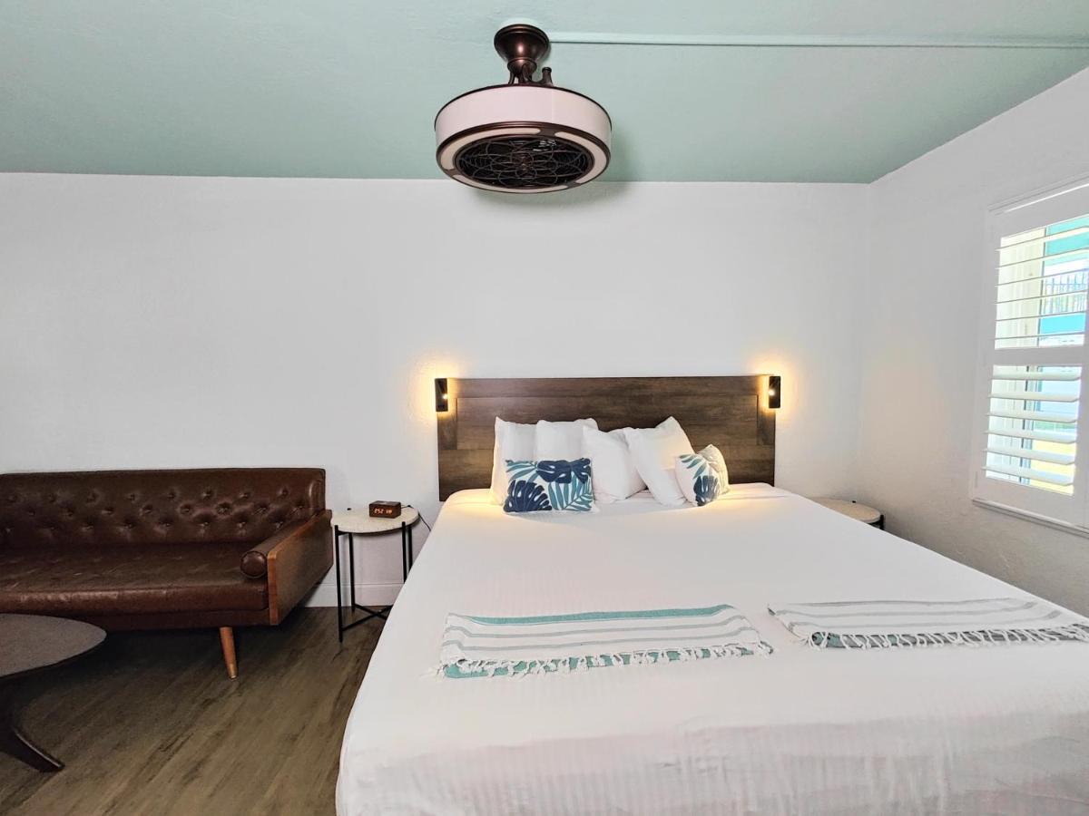 Tahitian Beach Resort Treasure Island Bagian luar foto