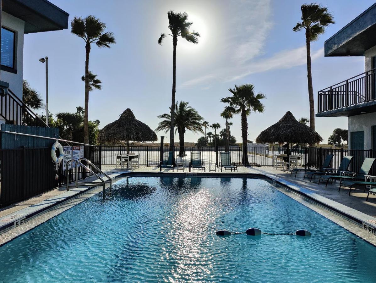Tahitian Beach Resort Treasure Island Bagian luar foto