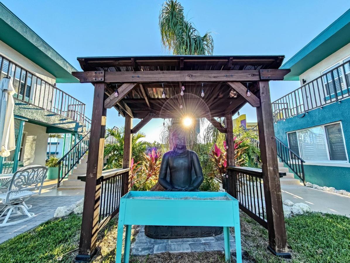 Tahitian Beach Resort Treasure Island Bagian luar foto