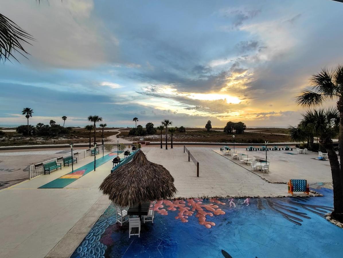 Tahitian Beach Resort Treasure Island Bagian luar foto