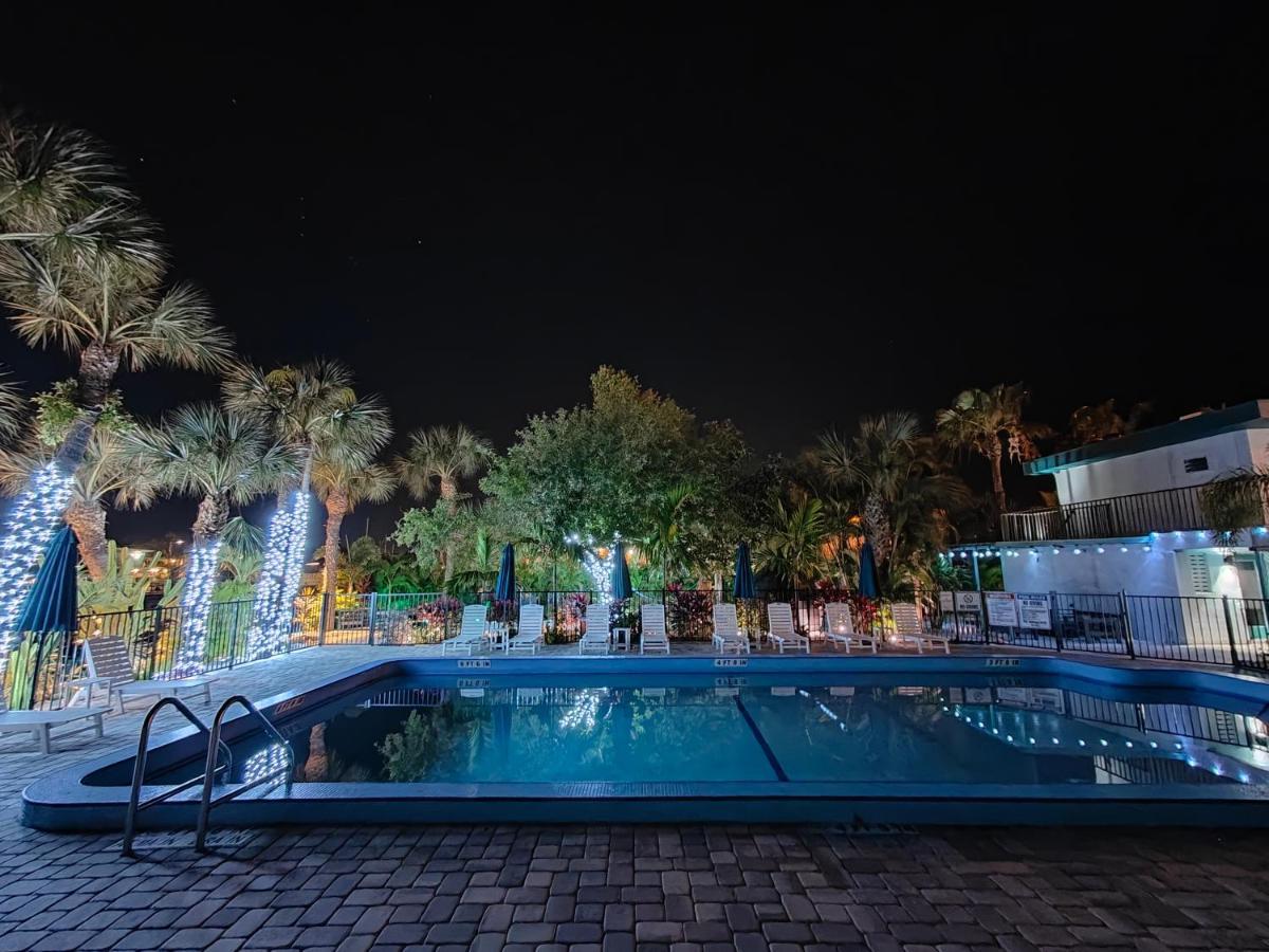 Tahitian Beach Resort Treasure Island Bagian luar foto