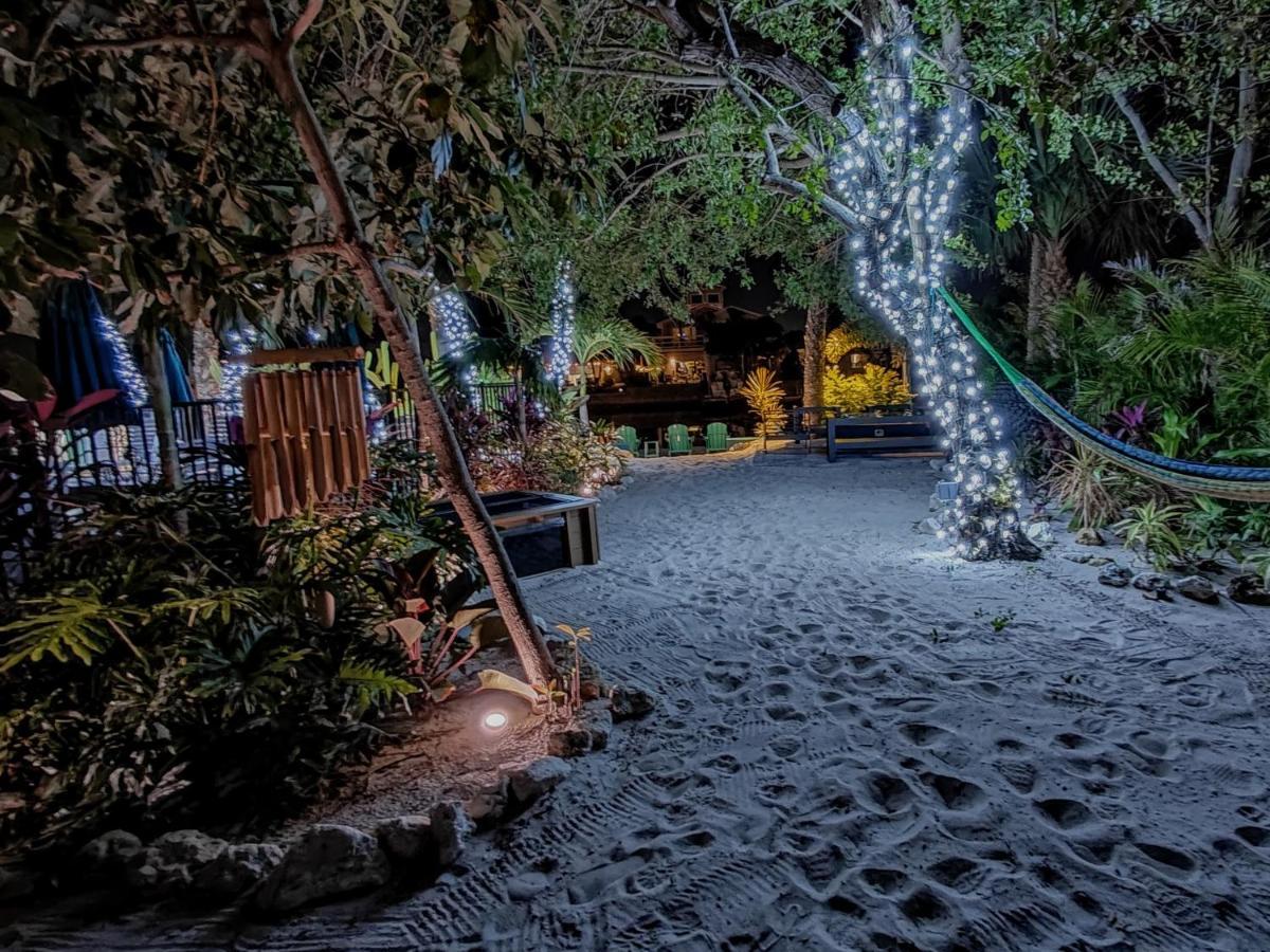Tahitian Beach Resort Treasure Island Bagian luar foto