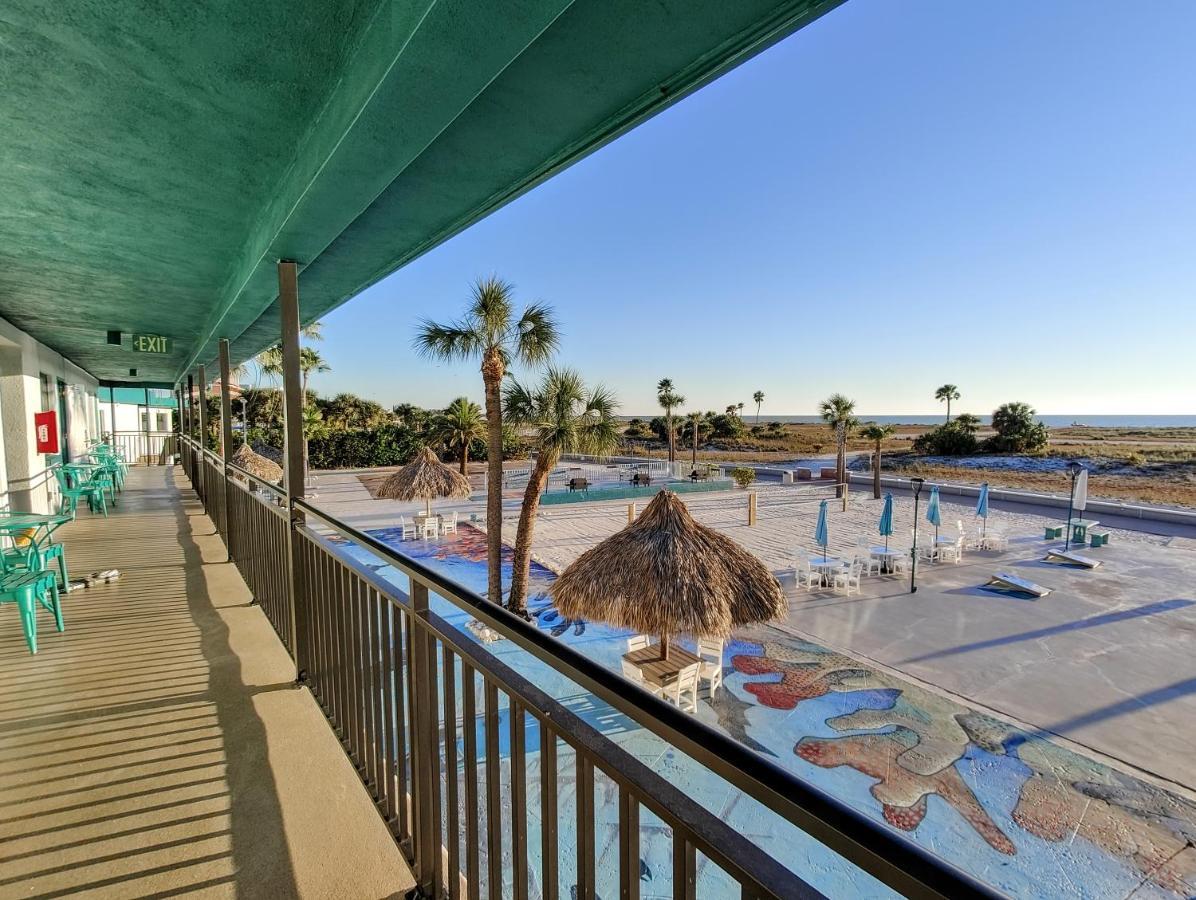 Tahitian Beach Resort Treasure Island Bagian luar foto