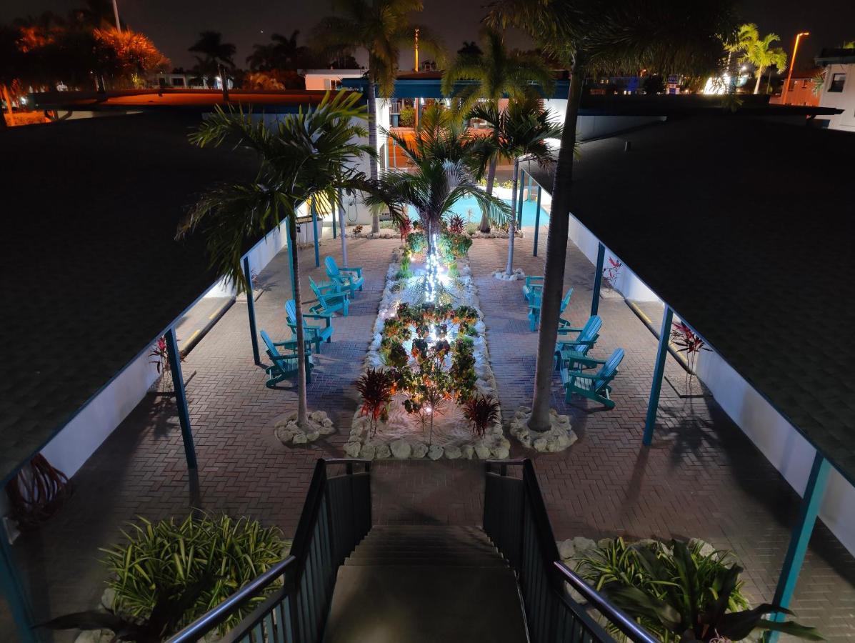 Tahitian Beach Resort Treasure Island Bagian luar foto