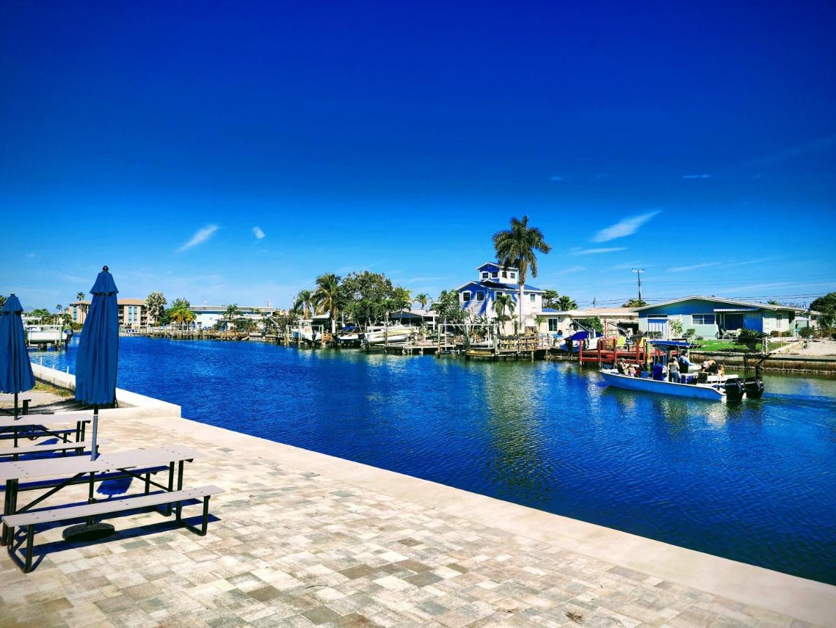 Tahitian Beach Resort Treasure Island Bagian luar foto