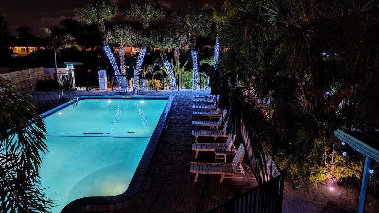 Tahitian Beach Resort Treasure Island Bagian luar foto